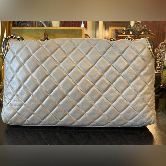 Chanel lambskin Quilted mademoiselle east west flap light Gray Leather Bag - Picture 3 of 9